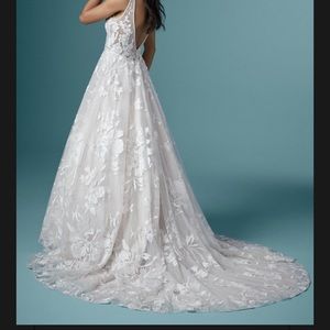 Maggie Sottero Wedding Dress